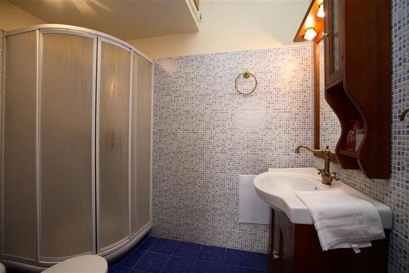 Mirsinia Apartments - Skopelos ラウトラキオン エクステリア 写真