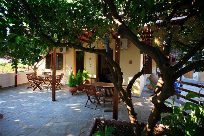 Mirsinia Apartments - Skopelos ラウトラキオン エクステリア 写真