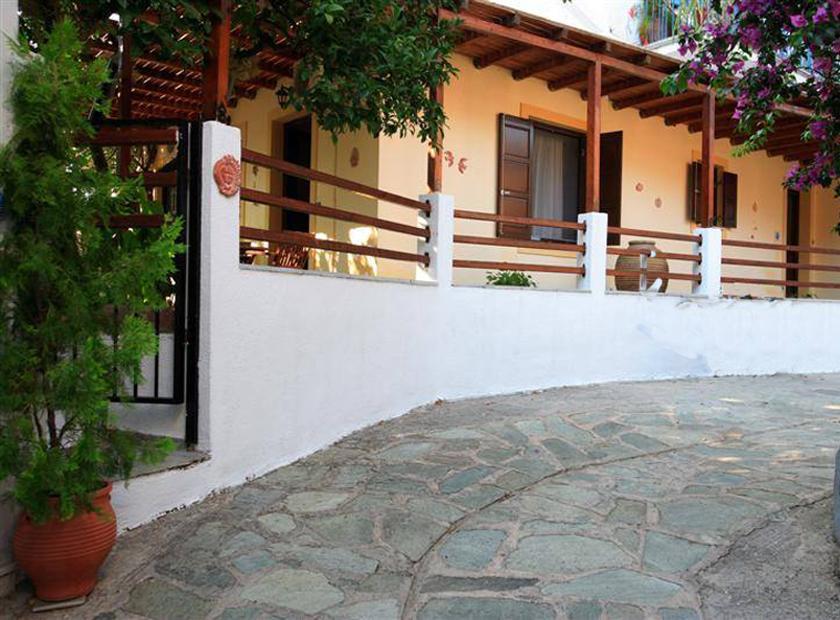 Mirsinia Apartments - Skopelos ラウトラキオン エクステリア 写真