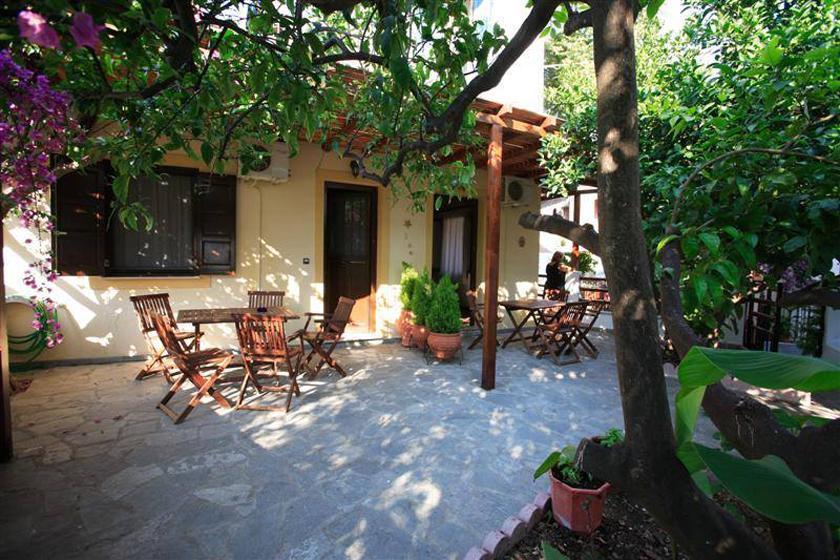 Mirsinia Apartments - Skopelos ラウトラキオン エクステリア 写真